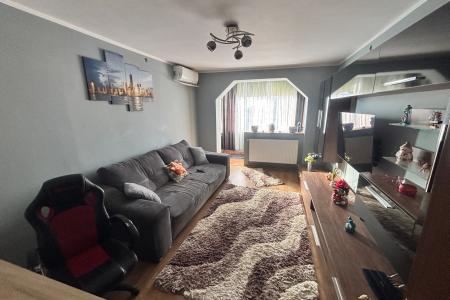 Apartament cu 2 camere de vânzare – Bulevardul București, zona centrala