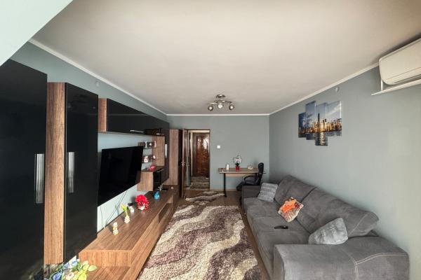 Apartament cu 2 camere de vânzare – Bulevardul București, zona centrala