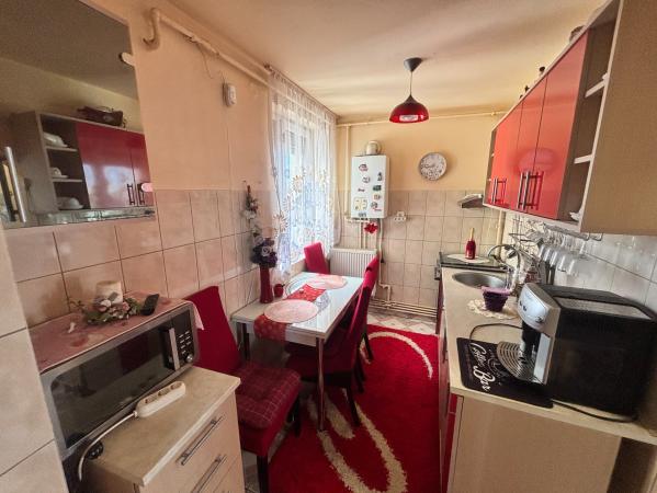 Apartament cu 2 camere de vânzare – Bulevardul București, zona centrala