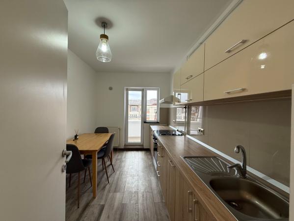 Apartament 3 camere ,zona Ursus B-dul Traian