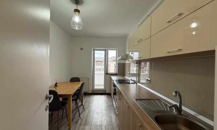 Apartament 3 camere ,zona Ursus B-dul Traian