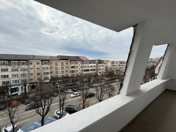 Apartament 3 camere ,zona Ursus B-dul Traian