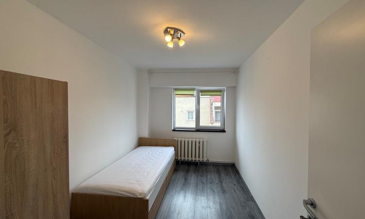 Apartament 3 camere ,zona Ursus B-dul Traian