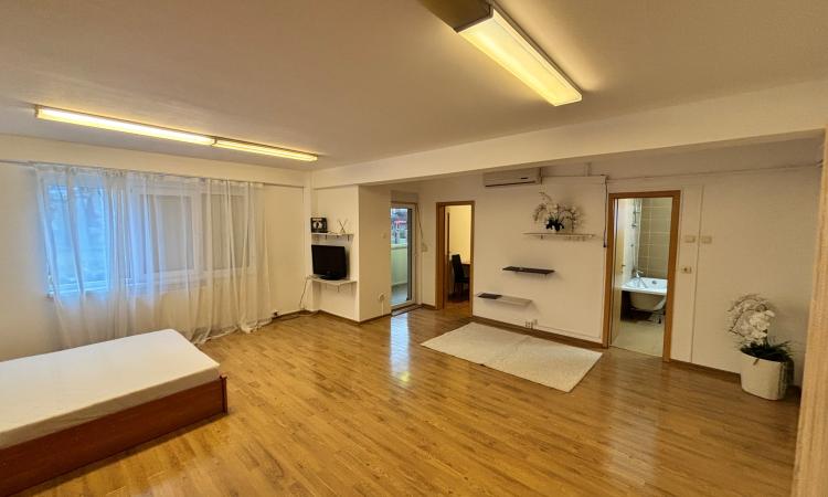 Închiriere apartament 1 cameră, 55 mp - Zona Hotel Europa