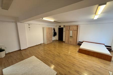Închiriere apartament 1 cameră, 55 mp - Zona Hotel Europa
