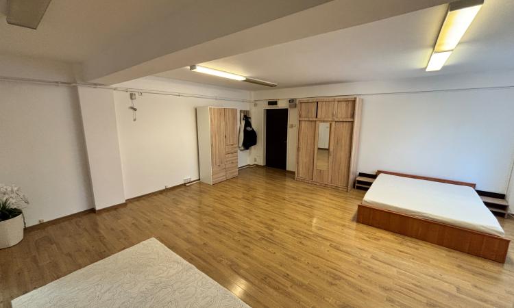 Închiriere apartament 1 cameră, 55 mp - Zona Hotel Europa