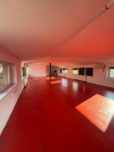 Închiriere -cladire de birouri/hală, 716 mp teren ,zona Grivitei,Baia Mare