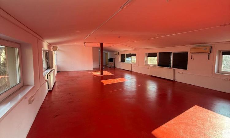 Închiriere -cladire de birouri/hală, 716 mp teren ,zona Grivitei,Baia Mare