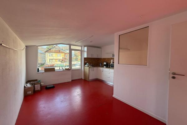 Închiriere -cladire de birouri/hală, 716 mp teren ,zona Grivitei,Baia Mare