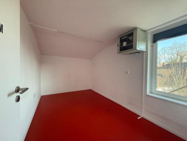 Închiriere -cladire de birouri/hală, 716 mp teren ,zona Grivitei,Baia Mare