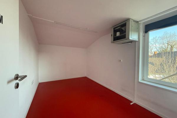 Închiriere -cladire de birouri/hală, 716 mp teren ,zona Grivitei,Baia Mare
