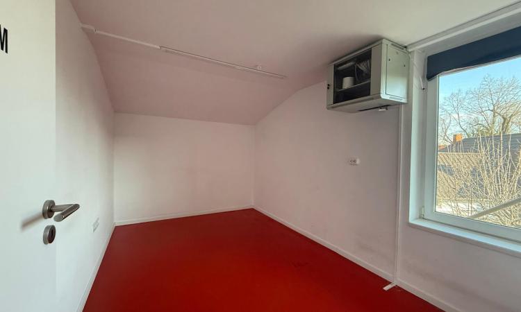 Închiriere -cladire de birouri/hală, 716 mp teren ,zona Grivitei,Baia Mare