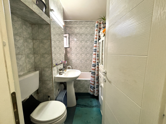 Apartament 3 camere - etaj 3, Bld. Bucuresti - zona Arhivelor/Center
