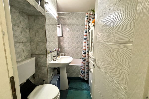 Apartament 3 camere - etaj 3, Bld. Bucuresti - zona Arhivelor/Center