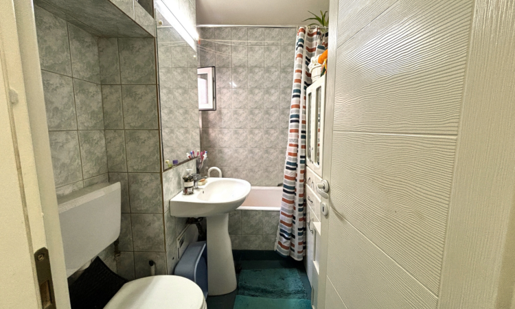 Apartament 3 camere - etaj 3, Bld. Bucuresti - zona Arhivelor/Center
