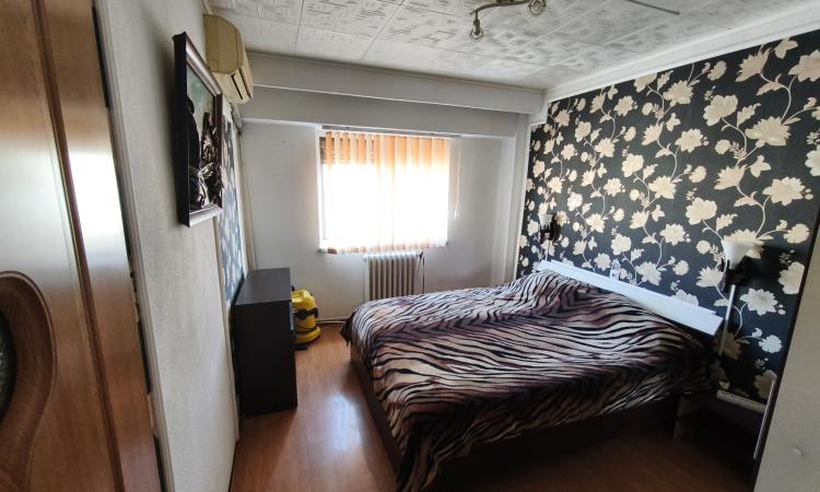Apartament de vânzare – 3 camere, Bulevardul Republicii, Baia Mare Etaj 3, Zona Sf. Ioan