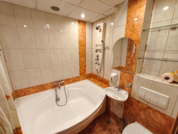 Apartament de vânzare – 3 camere, Bulevardul Republicii, Baia Mare Etaj 3, Zona Sf. Ioan