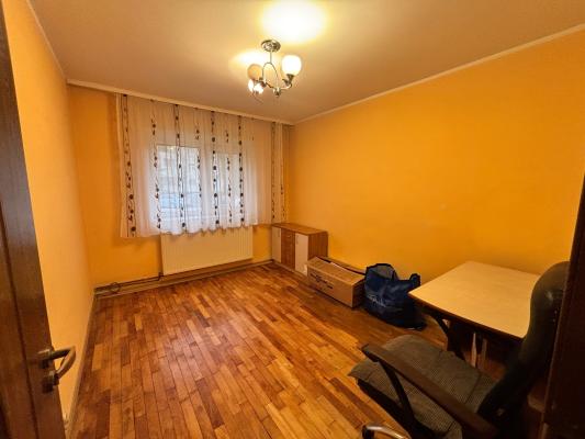 Apartament cu 3 camere – decomandat, zona Profi, Bld. Reg. Ferdinand