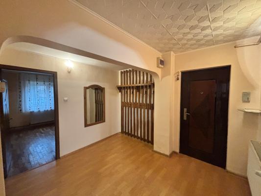 Apartament cu 3 camere – decomandat, zona Profi, Bld. Reg. Ferdinand