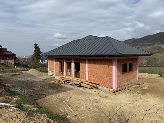 Casa individuala Tautii de Sus,zona rezidentiala,600 mp teren