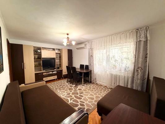 Apartament 2 camere –  decomandat, Str. Dobrogei, zona Teren atletism