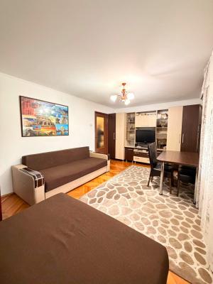 Apartament 2 camere –  decomandat, Str. Dobrogei, zona Teren atletism