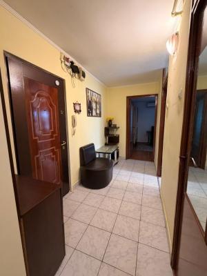 Apartament 2 camere –  decomandat, Str. Dobrogei, zona Teren atletism