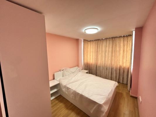 Apartament 4 camere - vânzare/ închiriere - Bld. Bucuresti, zona Semiluna