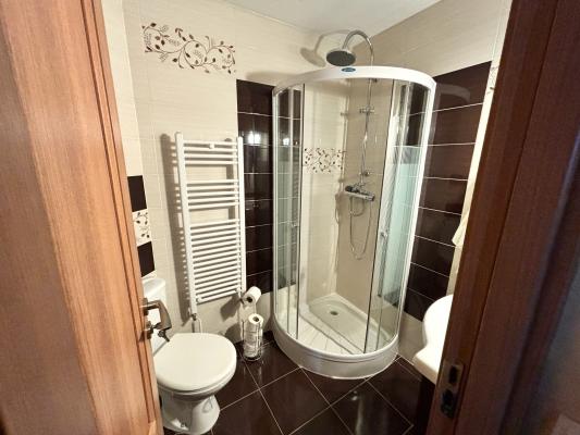 Apartament 4 camere - vânzare/ închiriere - Bld. Bucuresti, zona Semiluna