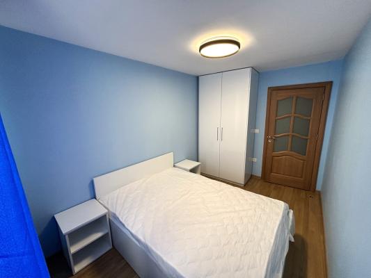 Apartament 4 camere - vânzare/ închiriere - Bld. Bucuresti, zona Semiluna