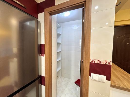 Apartament 4 camere - vânzare/ închiriere - Bld. Bucuresti, zona Semiluna