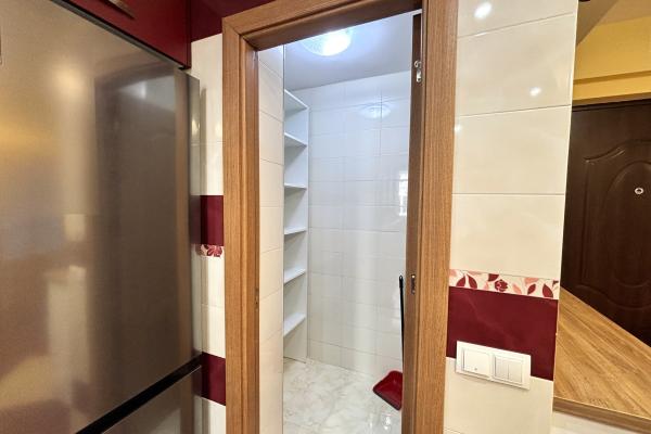 Apartament 4 camere - vânzare/ închiriere - Bld. Bucuresti, zona Semiluna