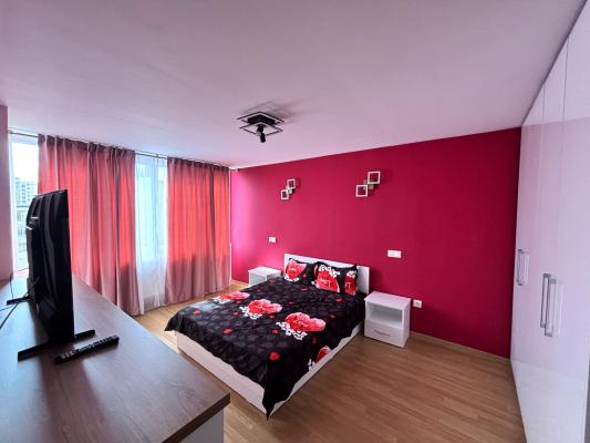 Apartament 4 camere - vânzare/ închiriere - Bld. Bucuresti, zona Semiluna