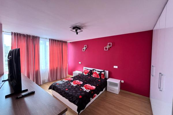 Apartament 4 camere - vânzare/ închiriere - Bld. Bucuresti, zona Semiluna