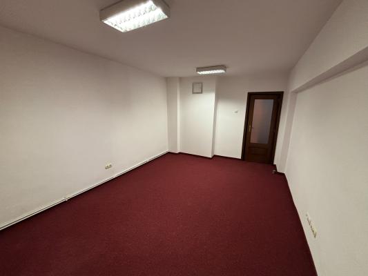 Apartament 3 camere - Bld. Bucuresti, zona Tipografie
