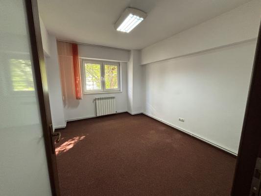 Apartament 3 camere - Bld. Bucuresti, zona Tipografie