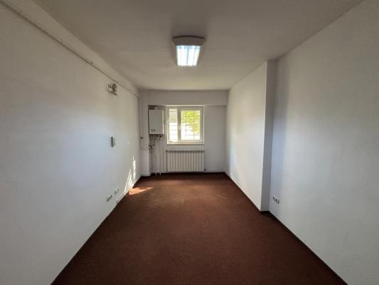 Apartament 3 camere - Bld. Bucuresti, zona Tipografie