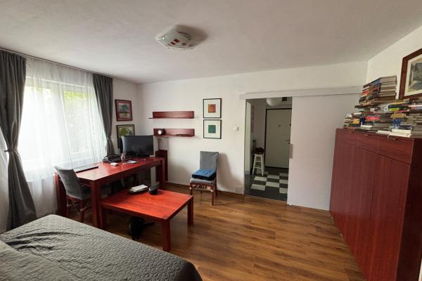 Apartament 2 camere – et. 1, str. Victor Babeș, zona TBC