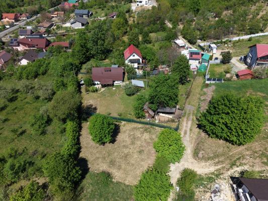 Teren extravilan, potențial de investiție – 825 mp, Valea Borcutului