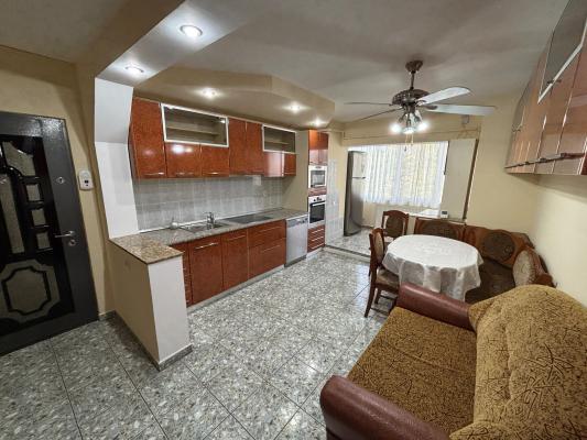 Apartament 2 camere, decomandat - bld. Republicii, zona Liana