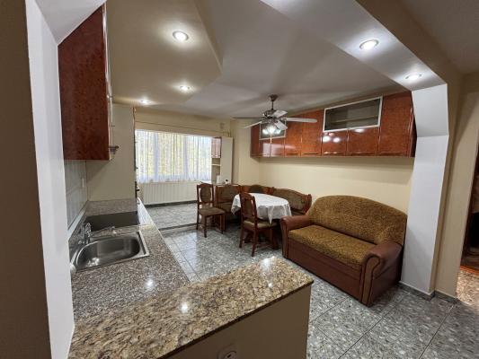 Apartament 2 camere, decomandat - bld. Republicii, zona Liana
