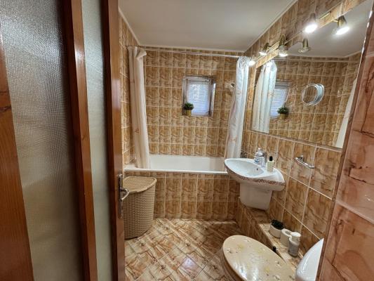 Apartament 2 camere, decomandat - bld. Republicii, zona Liana