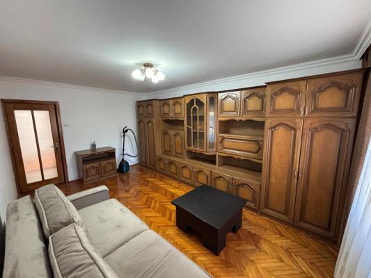 Apartament 2 camere, decomandat - bld. Republicii, zona Liana