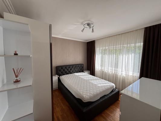 Apartament 2 camere, decomandat - bld. Republicii, zona Liana