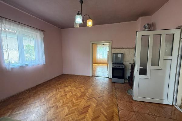 Exclusivitate ! Casă indivduală zona Grivitei , 653mp teren ,curte proprie ,Centrul vechi