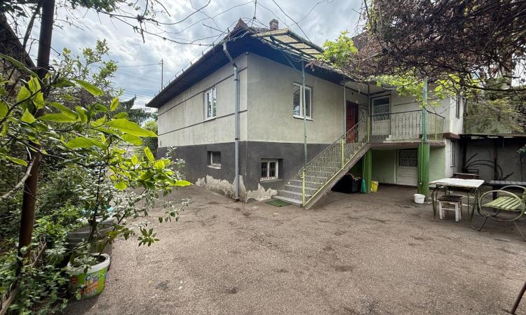 Exclusivitate ! Casă indivduală zona Grivitei , 653mp teren ,curte proprie ,Centrul vechi