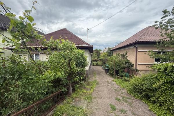 Exclusivitate ! Casă indivduală zona Grivitei , 653mp teren ,curte proprie ,Centrul vechi