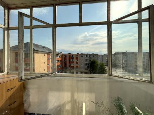 Apartament 3 camere - str. Moldovei, zona Canal 7