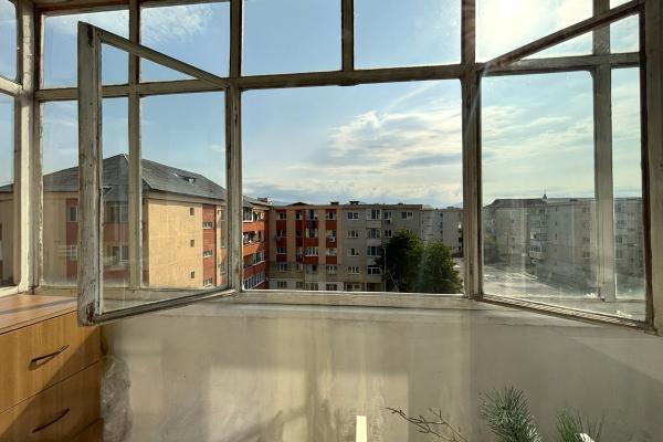 Apartament 3 camere - str. Moldovei, zona Canal 7