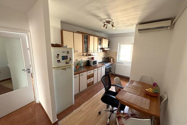 Apartament 3 camere - str. Moldovei, zona Canal 7